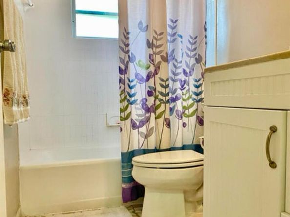 1100 Tallwood Avenue 201, Hollywood FL 33021