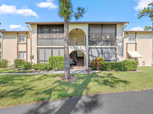 117 Lake Pine Circle C1, Greenacres FL 33463