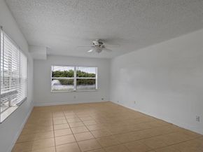 1923 Stratford Way, West Palm Beach FL 33409