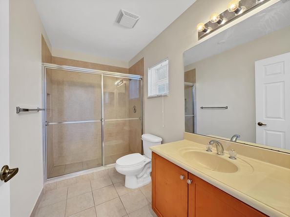 1033 NE 17th Way 602, Fort Lauderdale FL 33304