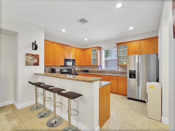 1033 NE 17th Way 602, Fort Lauderdale FL 33304