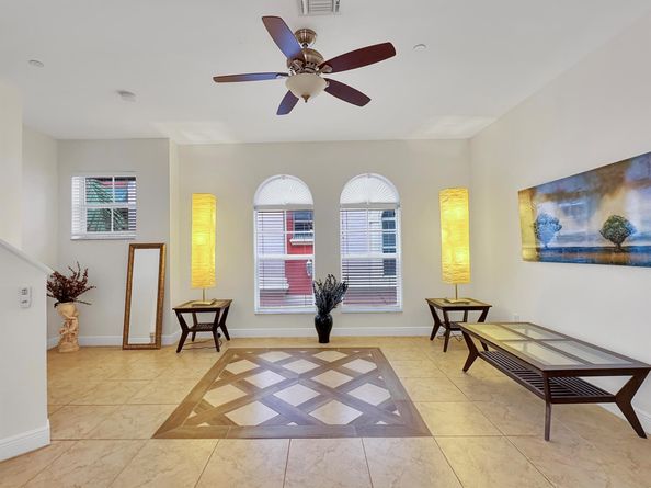 1033 NE 17th Way 602, Fort Lauderdale FL 33304