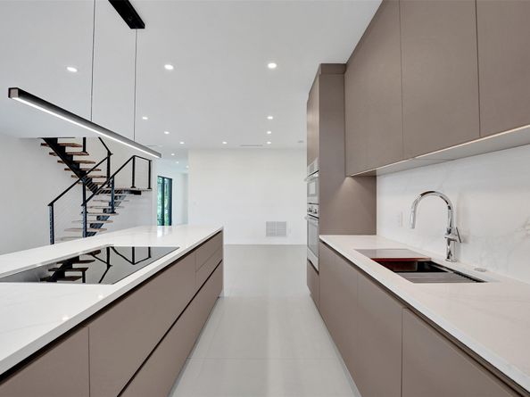 1527 NE 15th Ave, Fort Lauderdale FL 33304