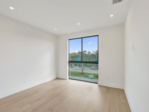 1527 NE 15th Ave, Fort Lauderdale FL 33304