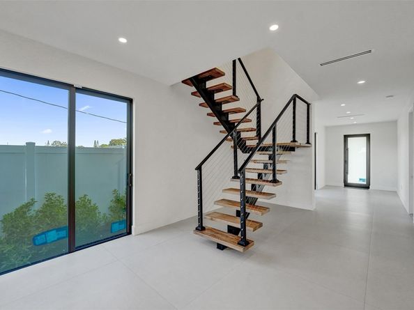 1527 NE 15th Ave, Fort Lauderdale FL 33304