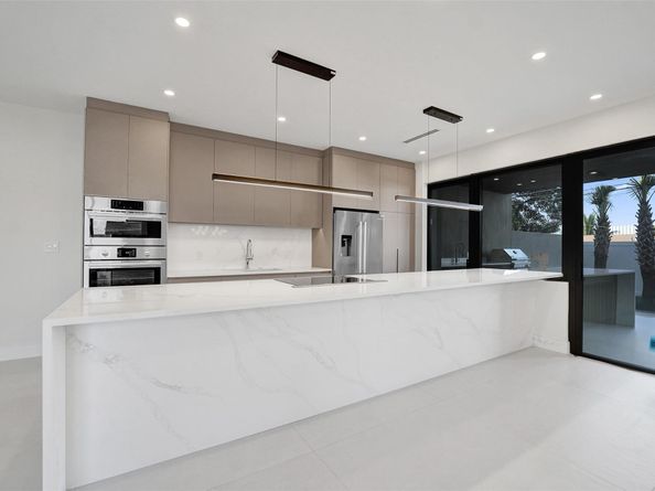 1527 NE 15th Ave, Fort Lauderdale FL 33304