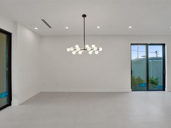 1527 NE 15th Ave, Fort Lauderdale FL 33304