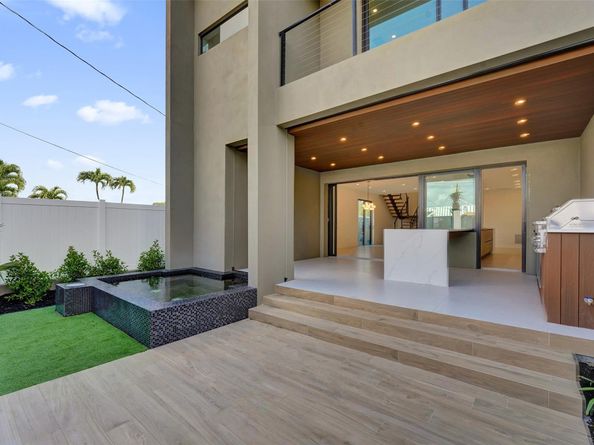 1527 NE 15th Ave, Fort Lauderdale FL 33304