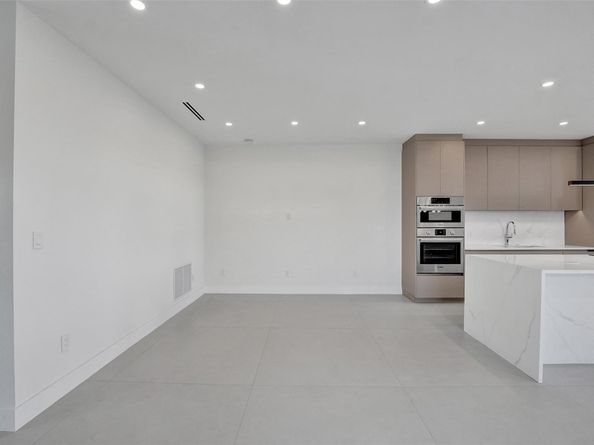 1527 NE 15th Ave, Fort Lauderdale FL 33304