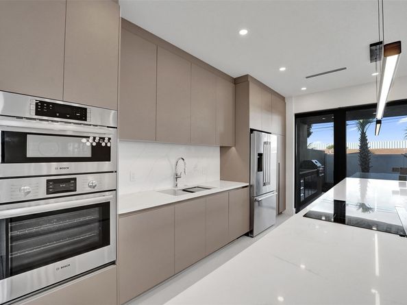 1527 NE 15th Ave, Fort Lauderdale FL 33304