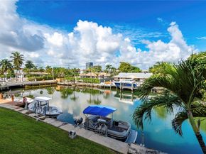 470 Paradise Isle Blvd 204, Hallandale Beach FL 33009