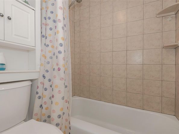 470 Paradise Isle Blvd 204, Hallandale Beach FL 33009