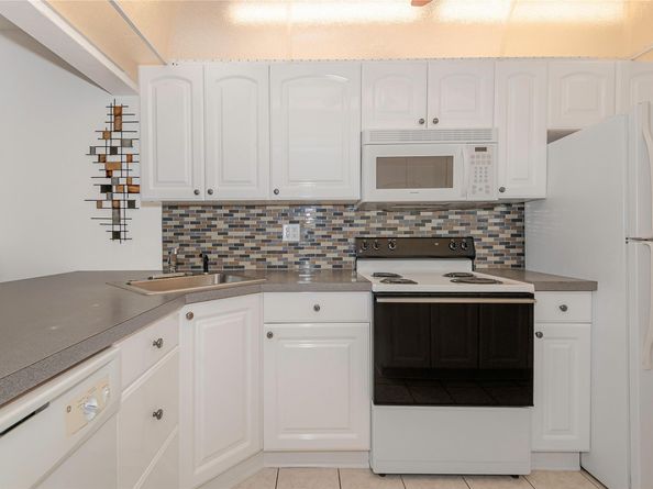 470 Paradise Isle Blvd 204, Hallandale Beach FL 33009