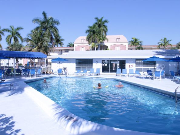 470 Paradise Isle Blvd 204, Hallandale Beach FL 33009