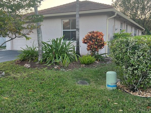 139 NW 72nd Ave, Plantation FL 33317