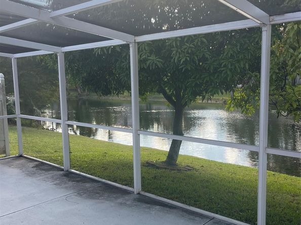 139 NW 72nd Ave, Plantation FL 33317