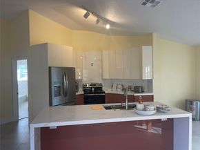 139 NW 72nd Ave, Plantation FL 33317