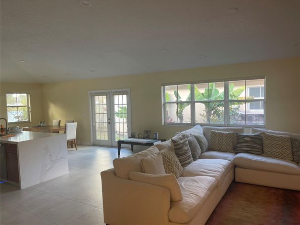 139 NW 72nd Ave, Plantation FL 33317