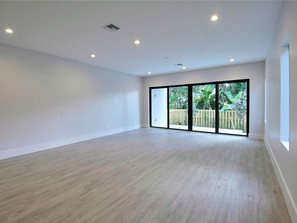 317 NE 15th Ave 317, Fort Lauderdale FL 33304