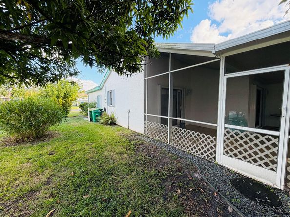 7013 NW 107th Ave, Tamarac FL 33321