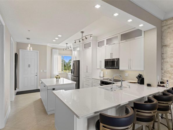 3500 Oaks Clubhouse Dr 505, Pompano Beach FL 33069