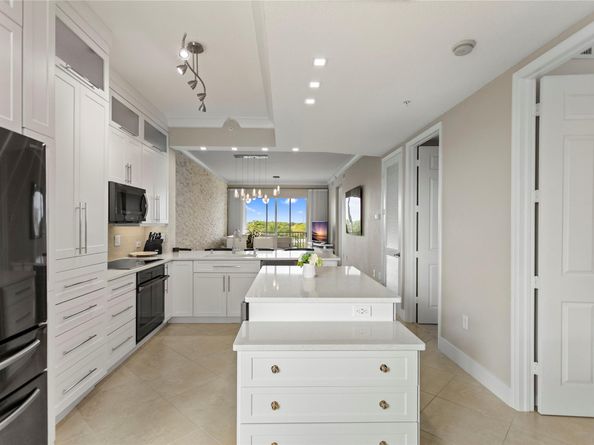 3500 Oaks Clubhouse Dr 505, Pompano Beach FL 33069