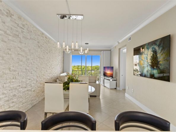 3500 Oaks Clubhouse Dr 505, Pompano Beach FL 33069