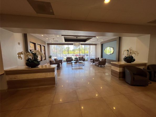 3731 N Country Club Dr 529, Aventura FL 33180