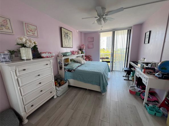 3731 N Country Club Dr 529, Aventura FL 33180