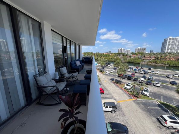 3731 N Country Club Dr 529, Aventura FL 33180
