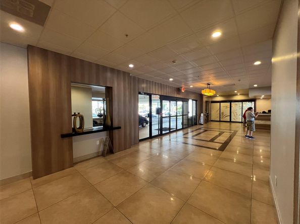 3731 N Country Club Dr 529, Aventura FL 33180