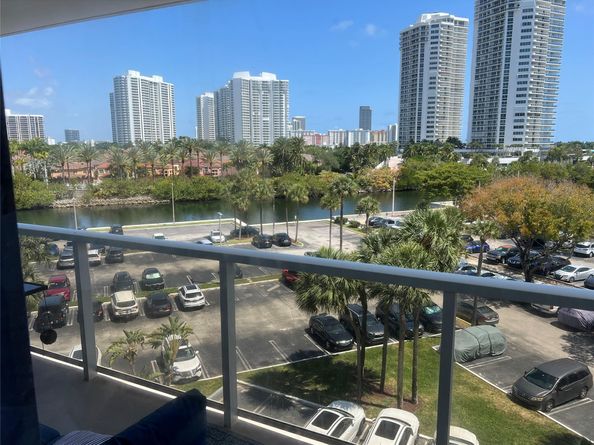 3731 N Country Club Dr 529, Aventura FL 33180