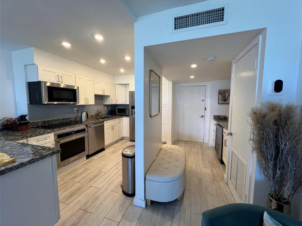 3731 N Country Club Dr 529, Aventura FL 33180