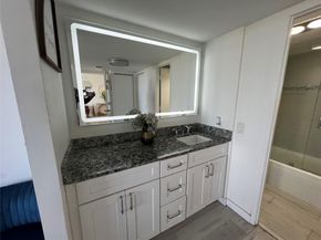 3731 N Country Club Dr 529, Aventura FL 33180