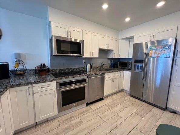 3731 N Country Club Dr 529, Aventura FL 33180