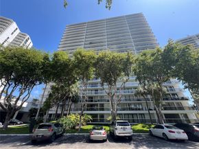 3731 N Country Club Dr 529, Aventura FL 33180