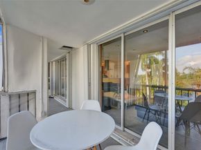 3000 NE 16th Ave D406, Oakland Park FL 33334