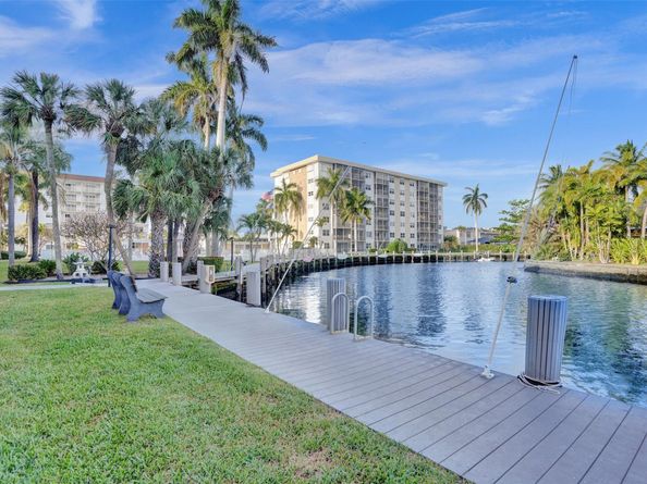 3000 NE 16th Ave D406, Oakland Park FL 33334