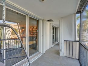 3000 NE 16th Ave D406, Oakland Park FL 33334