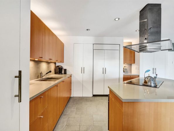 3000 NE 16th Ave D406, Oakland Park FL 33334