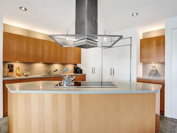 3000 NE 16th Ave D406, Oakland Park FL 33334