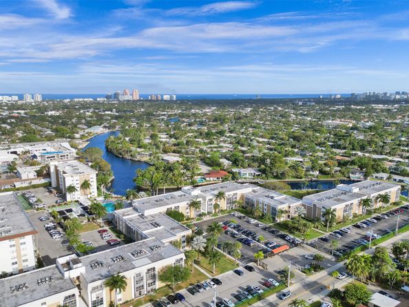 3000 NE 16th Ave D406, Oakland Park FL 33334