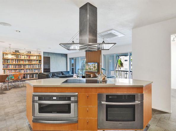 3000 NE 16th Ave D406, Oakland Park FL 33334