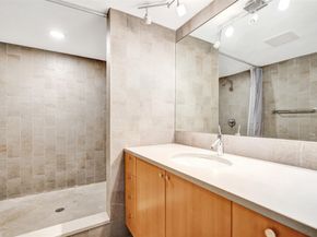 3000 NE 16th Ave D406, Oakland Park FL 33334