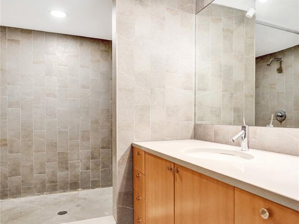 3000 NE 16th Ave D406, Oakland Park FL 33334