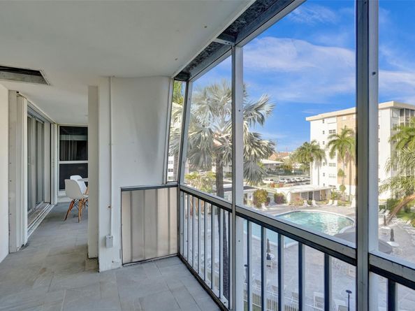 3000 NE 16th Ave D406, Oakland Park FL 33334