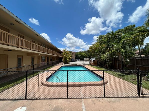 8704 NW 35Th ST 204, Coral Springs FL 33065