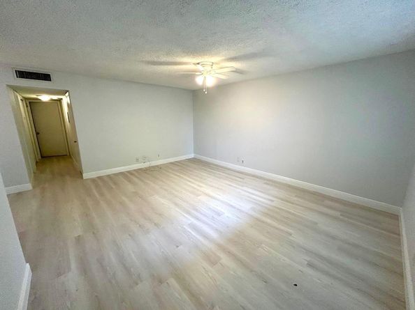 8704 NW 35Th ST 204, Coral Springs FL 33065