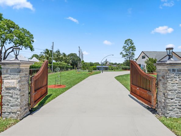 17531 SW 68th Ct, Southwest Ranches FL 33331
