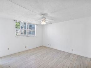 2811 Somerset Dr 209, Lauderdale Lakes FL 33311
